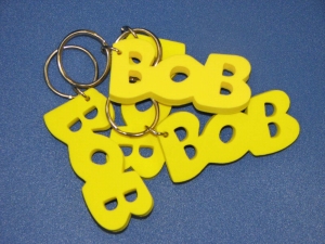 Die knallgelben BOB-Schlüsselanhänger bekommst du kostenlos!